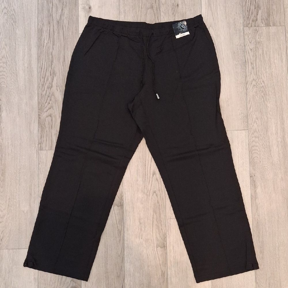 Venezia Black Women's Capris